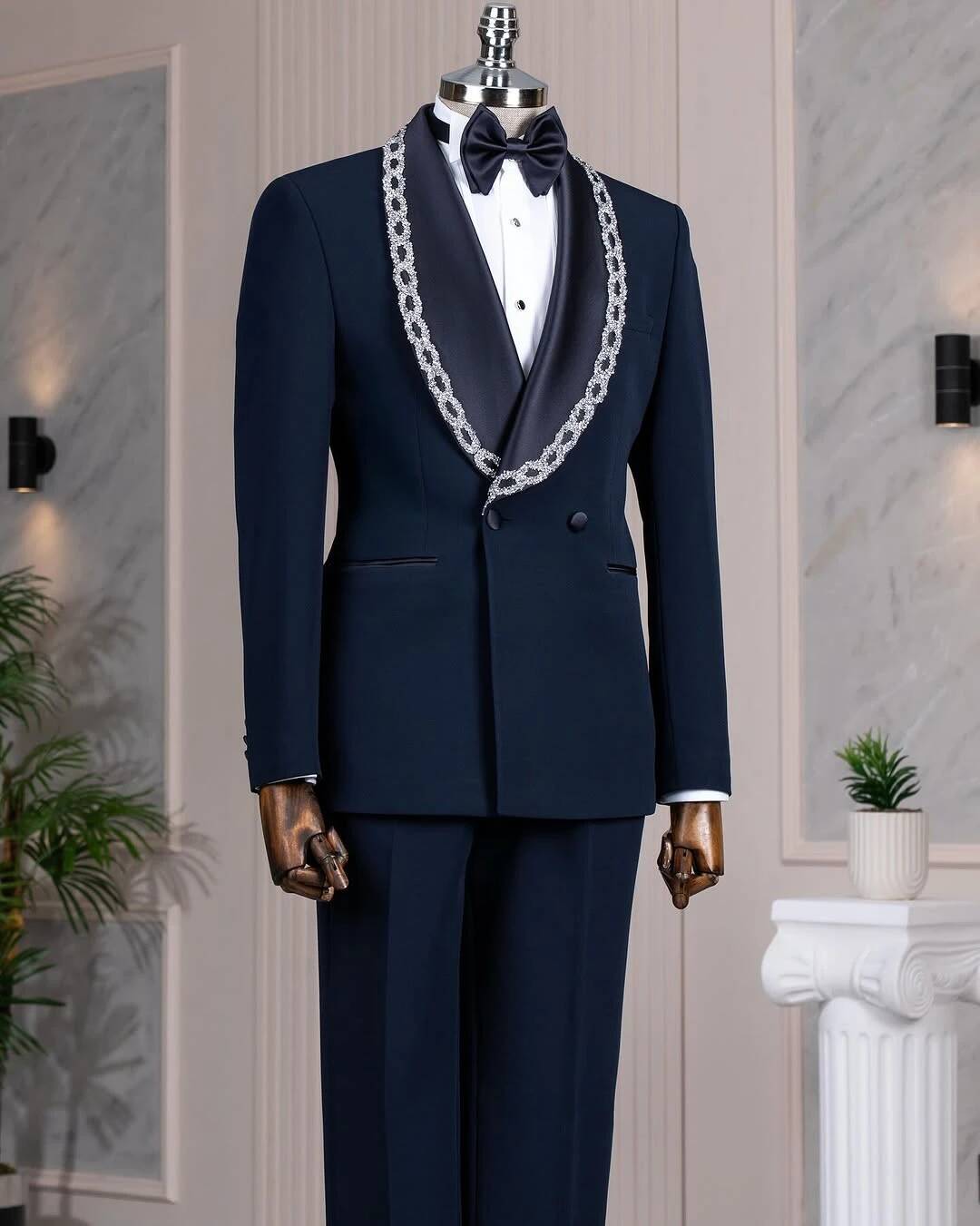 Navy Blue Crystal Embellished  - Men'S Grooming Daily recensione e prezzo