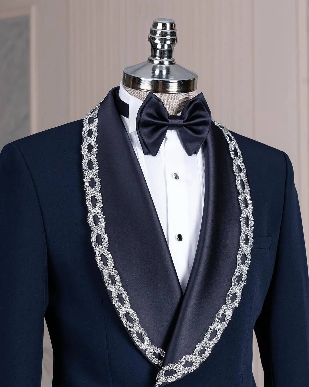 Navy Blue Crystal Embellished  - Men'S Grooming Daily recensione e prezzo