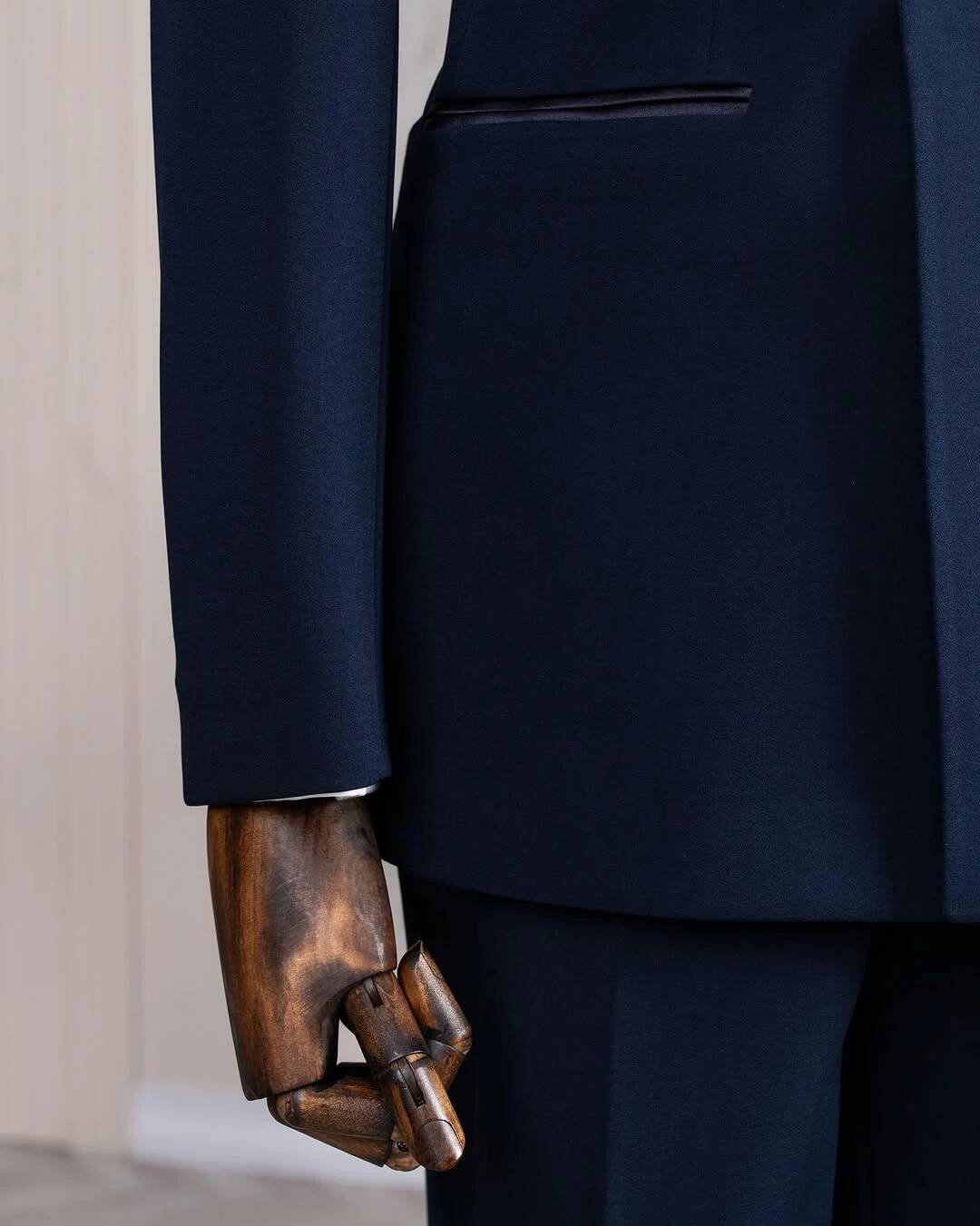 Navy Blue Crystal Embellished  - Men'S Grooming Daily recensione e prezzo