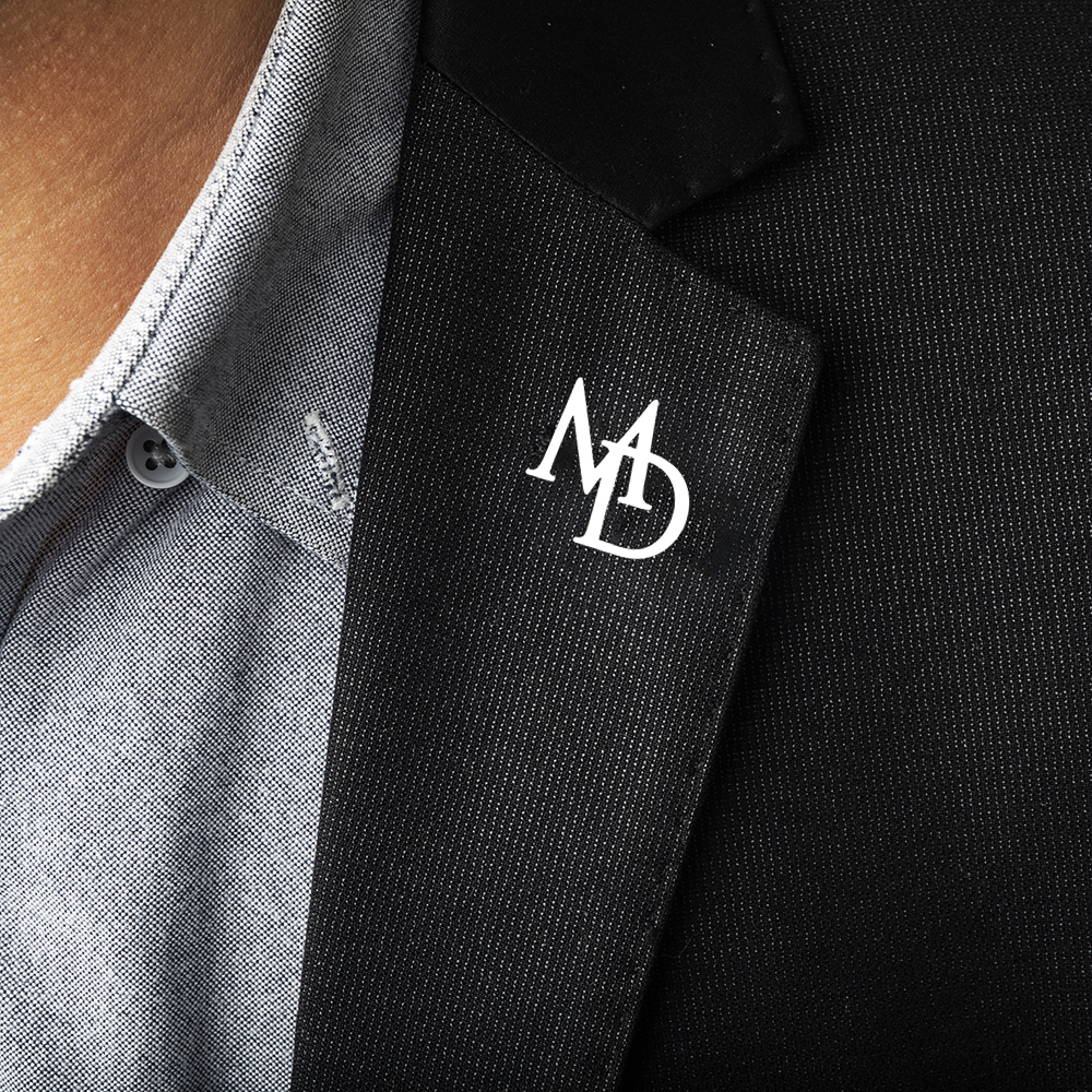 Tangula Custom Initials Brooch - Men'S Grooming Daily recensione e prezzo