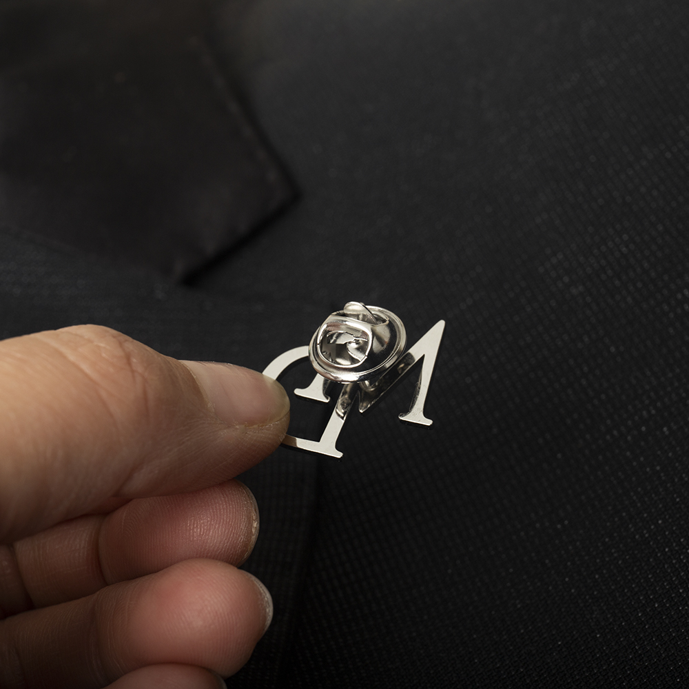 Tangula Custom Initials Brooch - Men'S Grooming Daily recensione e prezzo
