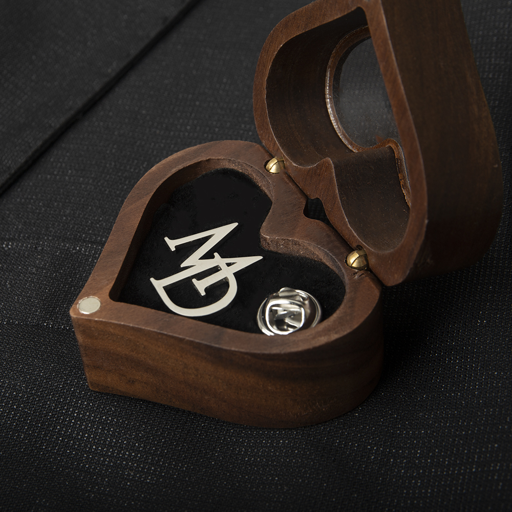 Tangula Custom Initials Brooch - Men'S Grooming Daily recensione e prezzo